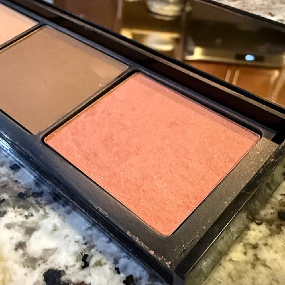 Mally beauty shimmer shape glow palette - deeper